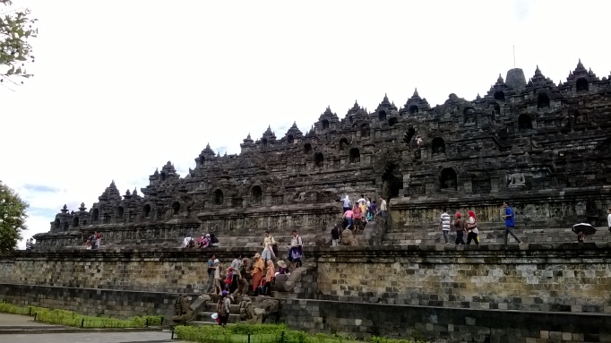 Candi Borobudur, Magelang. Bukan Yogyakarta.
